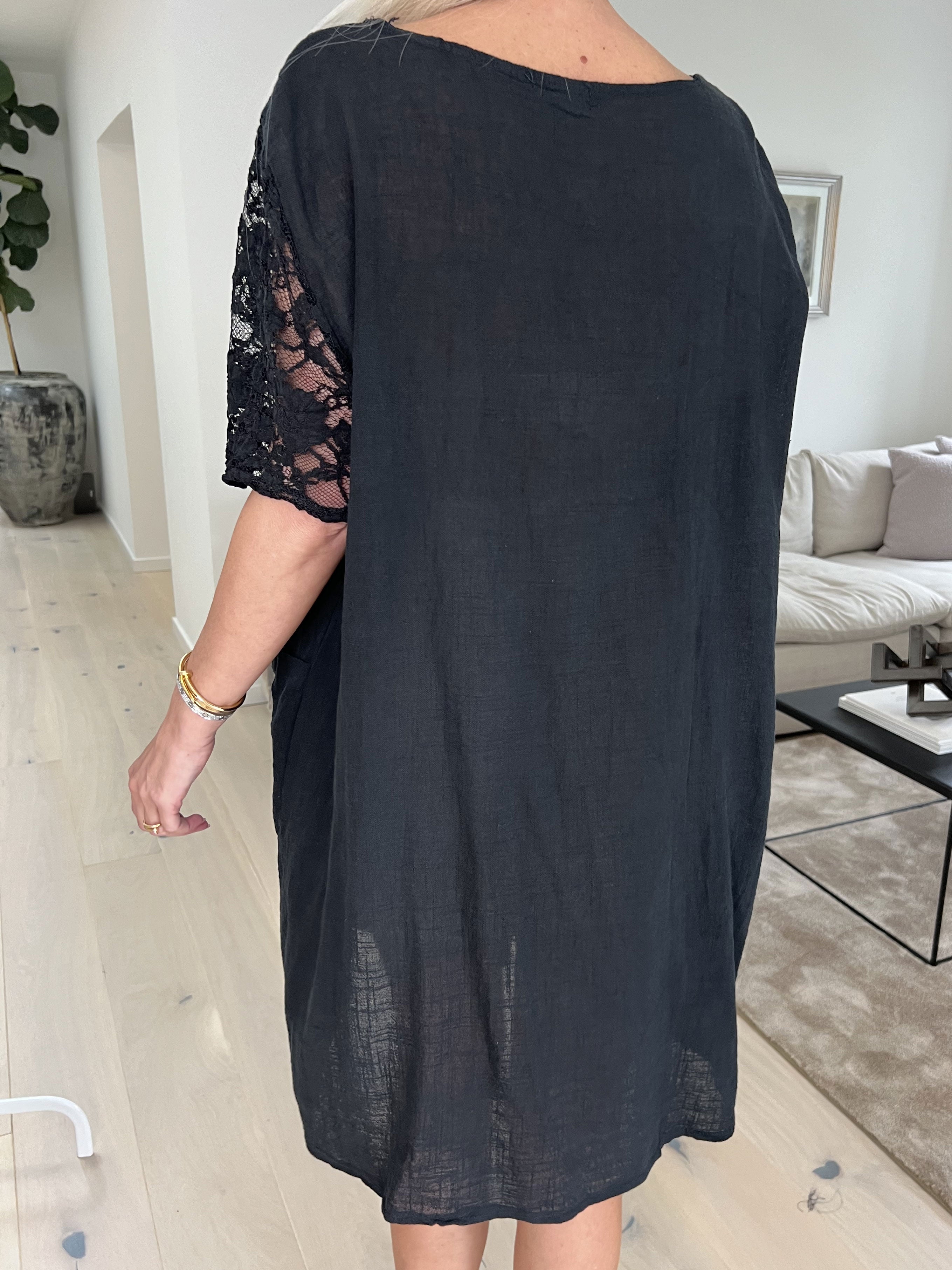 Lovisa - Sød bomuldskjole med lommer